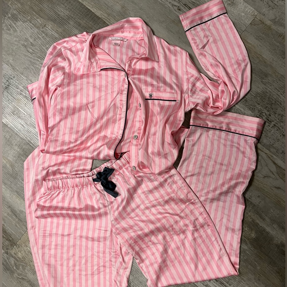 Victoria Secret Pajama Set